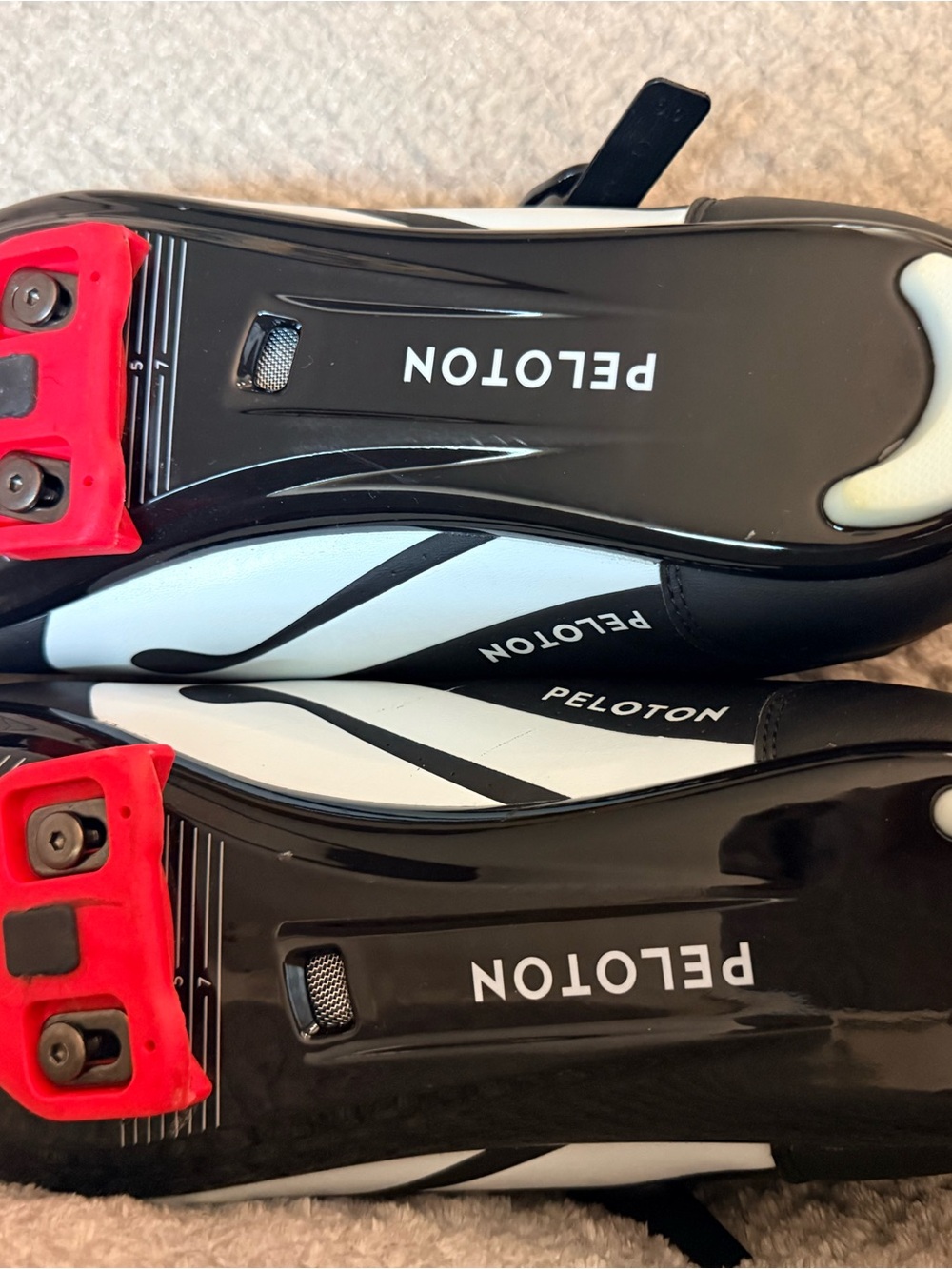 Size 45 Peloton Black Cycling Shoes with Pink Lining and Triple Straps - Picture 4 of 6